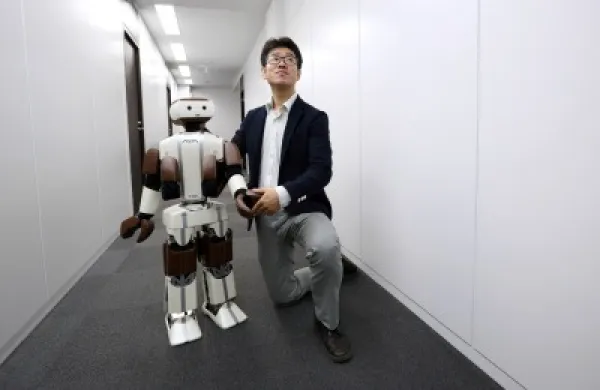 2014-08-nadler-robot-large.jpg