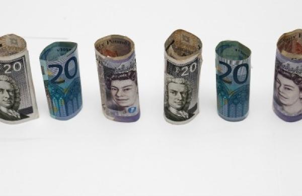 2014-10-andrew-barber-daily-agenda-euro-uk-currency-lg.jpg