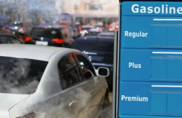2015-03-da-oil-prices-car-exhaust-large.jpg