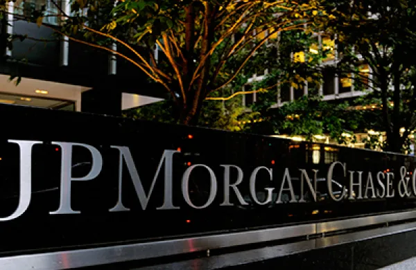 2015-10-dan-weil-bank-stocks-jp-morgan-large.jpg