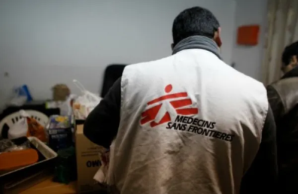 2015-12-tom-buerkle-refugee-crisis-medecins-sans-frontieres-large.jpg