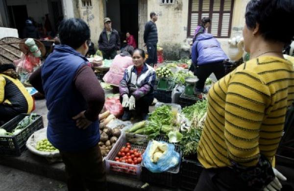2016-06-uw-mlouka-vietnam-large.jpg