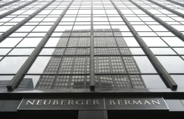 2016-october-juliesegal-neuberger-berman-401k-lg.jpg