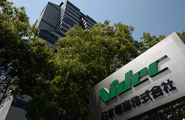 2017-05-sheila-dang-res-all-japan-executive-team-nidec-headquarters-large.jpg