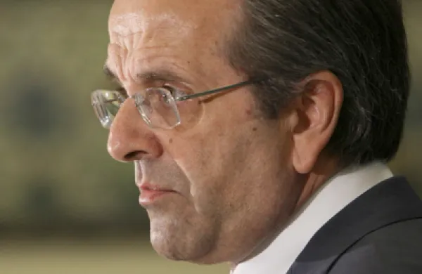antonis-samaras-r-large.jpg