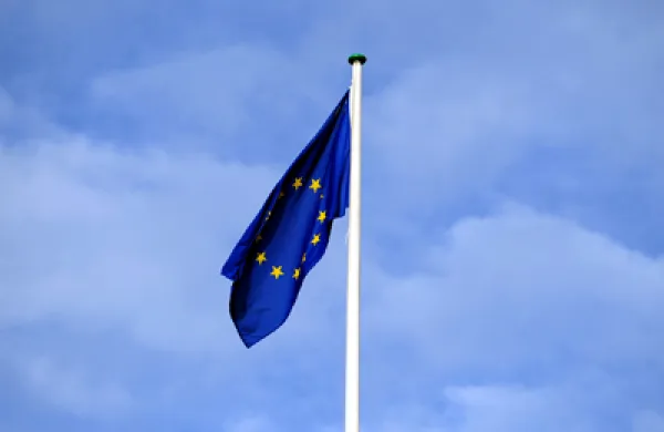 euro-flag-redenom-large.jpg