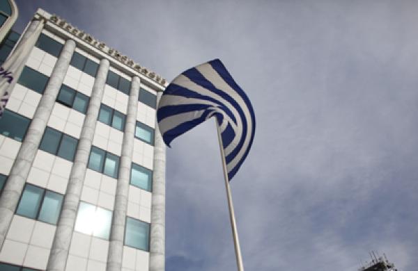 greek-auction-large.jpg