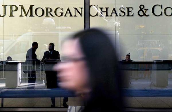 A JP Morgan Chase & Co. headquarters in New York, U.S. (Photo credit: Peter Foley/Bloomberg)