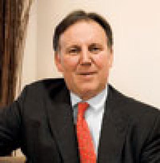100x102finkstanley-2.jpg