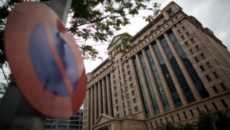 13-11-tom-buerkle-malaysia-fiscal-discipline-bursa-malaysia-large.jpg