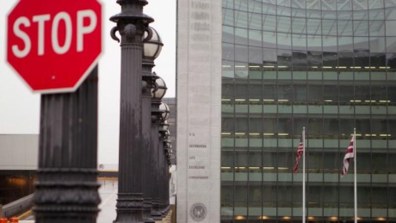 2013-11-andrew-barber-ria-sec-regulation-scrutiny-large.jpg