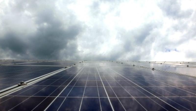 2013-11-katie-gilbert-nonfinancial-reporting-green-investing-large.jpg