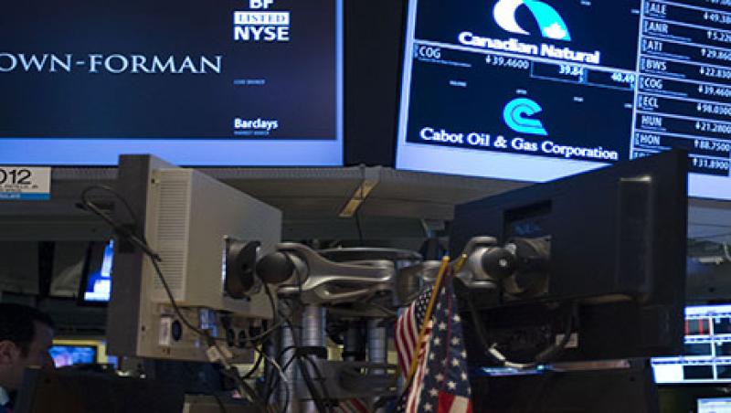 S&P 500 Rebounds From Three-Month Low on Earnings, Factory Data S&P 500 Rebounds From Three-Month Low on Earnings, Factory Data