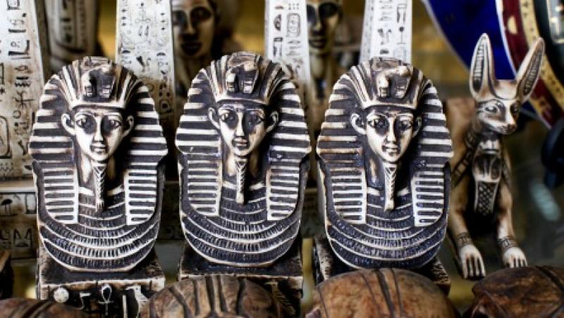 2014-05-timms-egypt-sphinx-heads-large.jpg