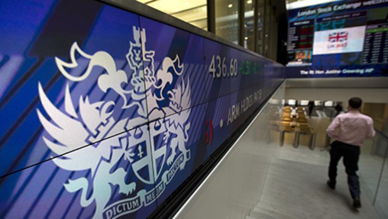 London Stock Exchange As Stocks Fall On Italian Downgrade London Stock Exchange As Stocks Fall On Italian Downgrade