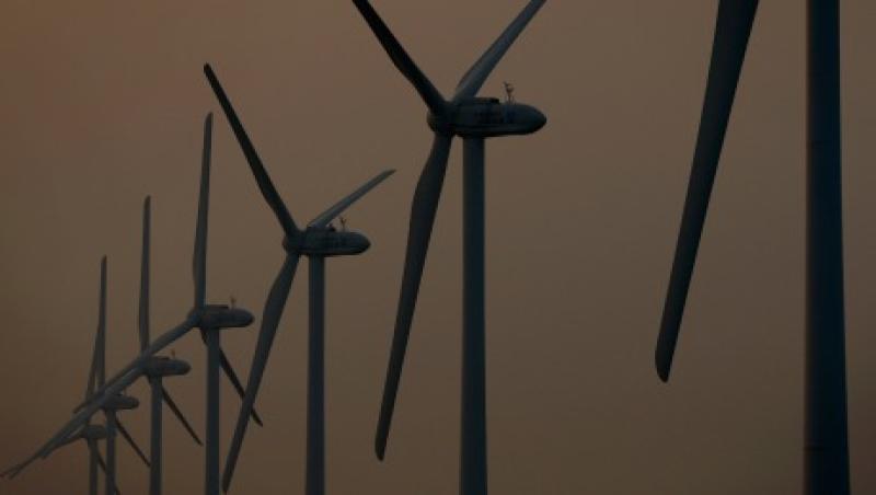 2014-12-gmtl-investec-wind-turbine-large.jpg
