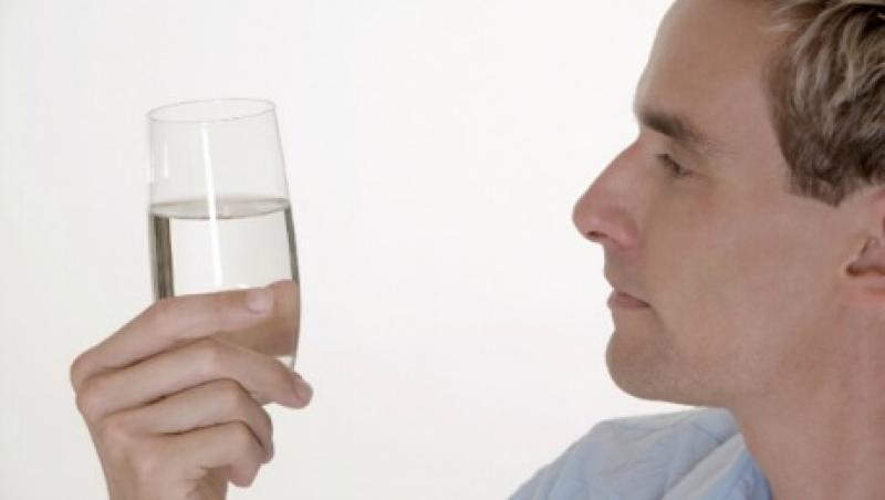 2015-02-da-glass-half-full-large.jpg