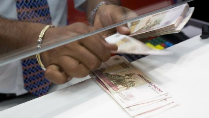2015-10-andrew-barber-daily-agenda-russian-ruble-lg.jpg