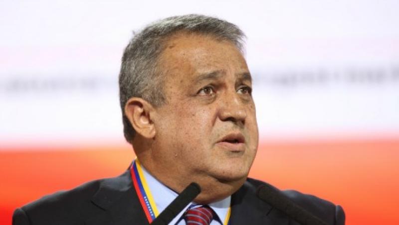 2015-11-23-da-andrew-barber-venezuela-oil-eulogio-large.jpg