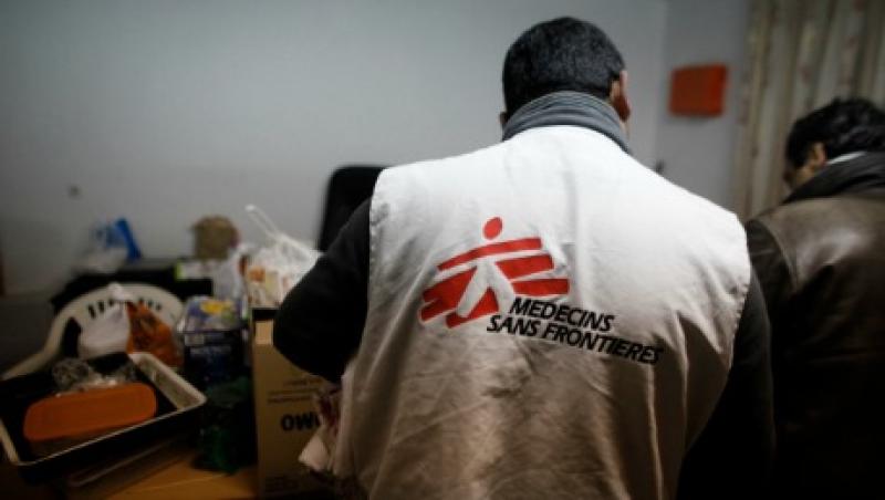 2015-12-tom-buerkle-refugee-crisis-medecins-sans-frontieres-large.jpg
