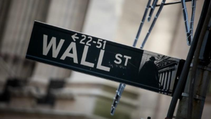 2016-01-da-earnings-reporting-wall-st-large.jpg
