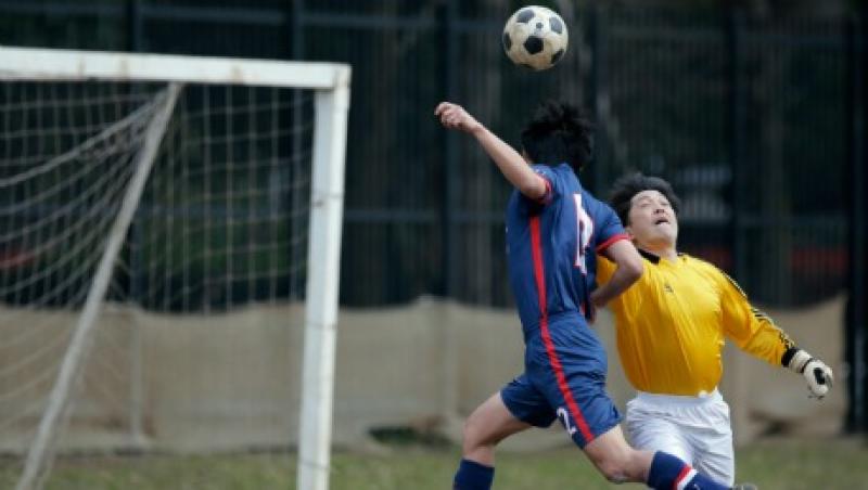 2016-01-da-hard-landing-boj-soccer-team-large.jpg