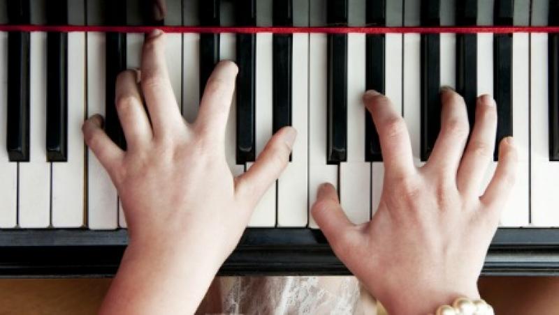 2016-01-ed-mccarthy-piano-strike-chord-large.jpg