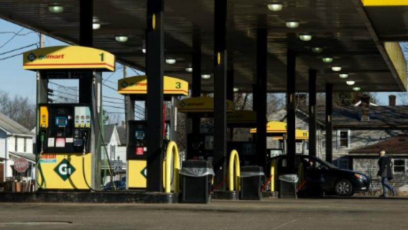 2016-02-da-oil-glut-ohio-pumps-large.jpg