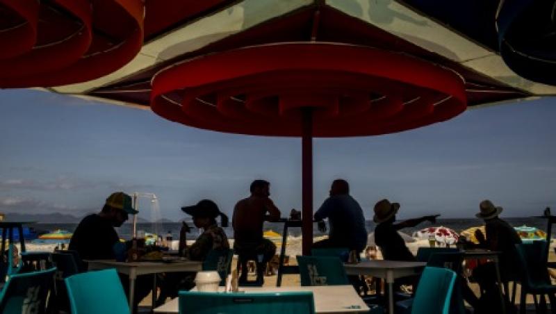 2016-02-dan-weil-brazil-real-copacabana-large.jpg