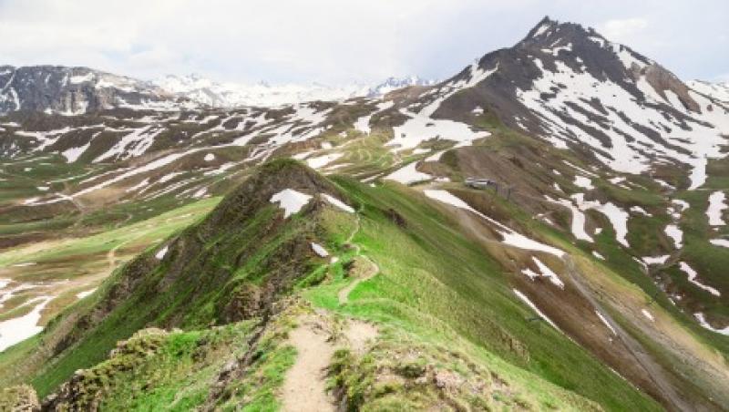 2016-06-gmtl-ab-winding-road-disruption-mountains-large.jpg