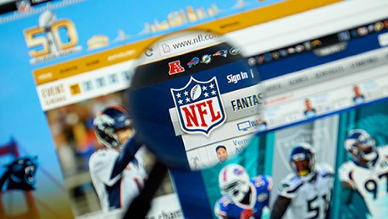 2016-08-dan-weil-twitter-live-stream-nfl-lg.jpg