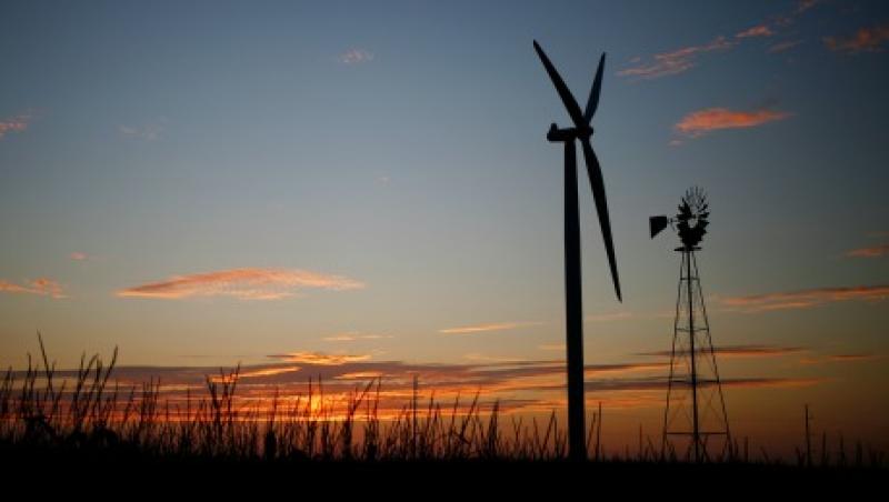 2016-08-daniel-nadler-clean-energy-turbines-large.jpg