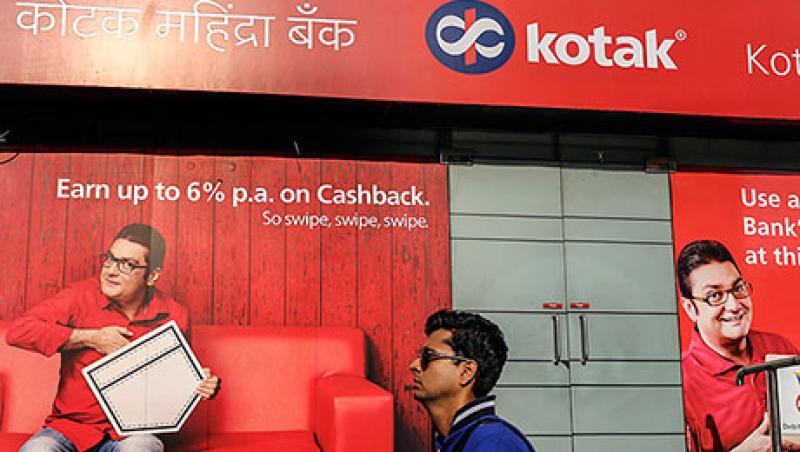 2016-11-katie-gilbert-res-all-india-sales-team-kotak-mahindra-bank-large.jpg