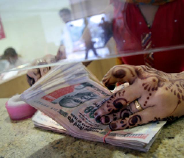 250x215-india-rupee.jpg 250x215-india-rupee.jpg