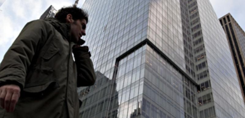 Bank Of America Said To Pay Bankers Average Bonus Of $400,000 Bank Of America Said To Pay Bankers Average Bonus Of $400,000