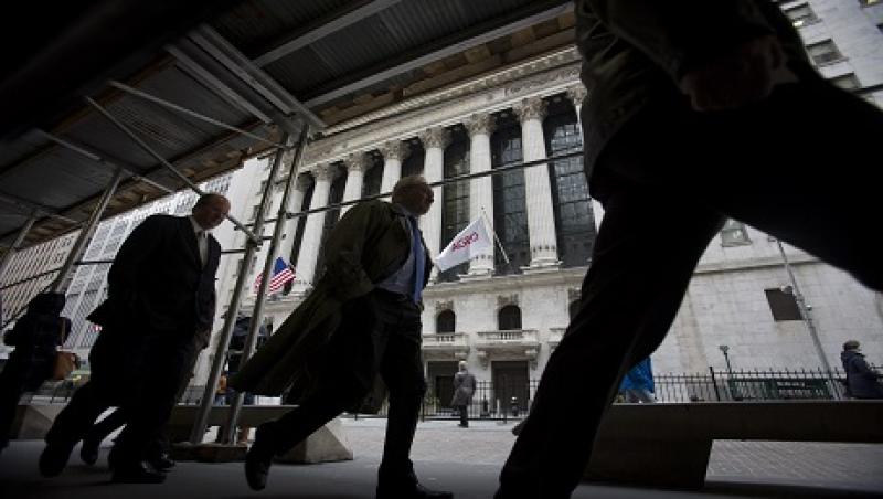 Dow Snaps 10-Day Rally as Consumer Confidence Declines Dow Snaps 10-Day Rally as Consumer Confidence Declines
